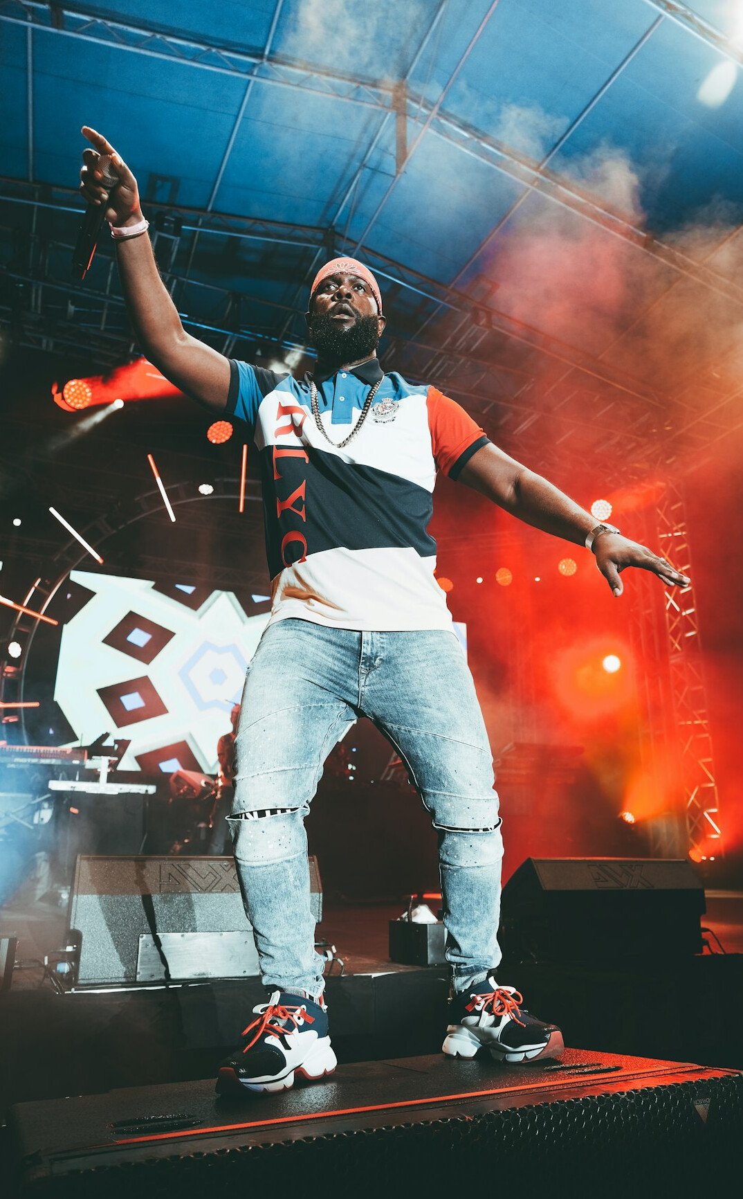 influencer posing on stage